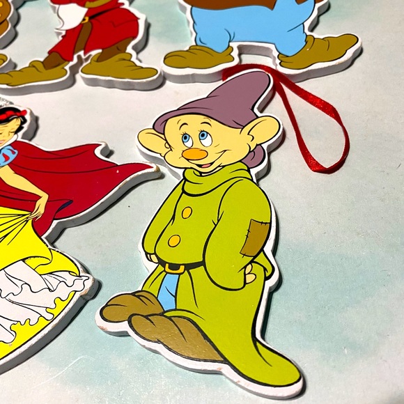 WALT DISNEY’S VTG 80s SNOW WHITE AND THE SEVEN DWARFS CHRISTMAS ORNAMENTS 7 - Picture 2 of 10